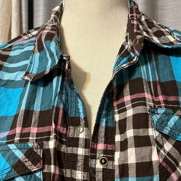 Shirt - Picture 2 of 4